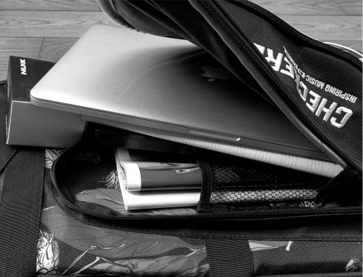 Checkeredcase Photo 2